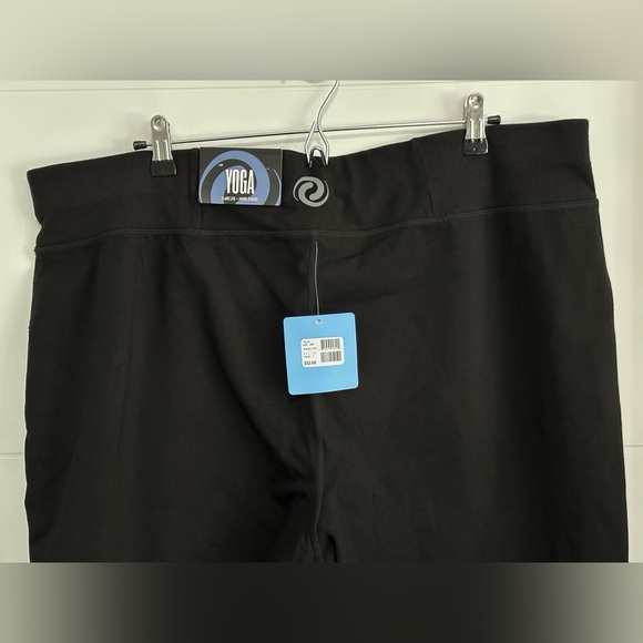 ✨NWT✨ Pennington’s Active Zone: Women’s Flare Yoga Pants- Size 2XP - Picture 9 of 9